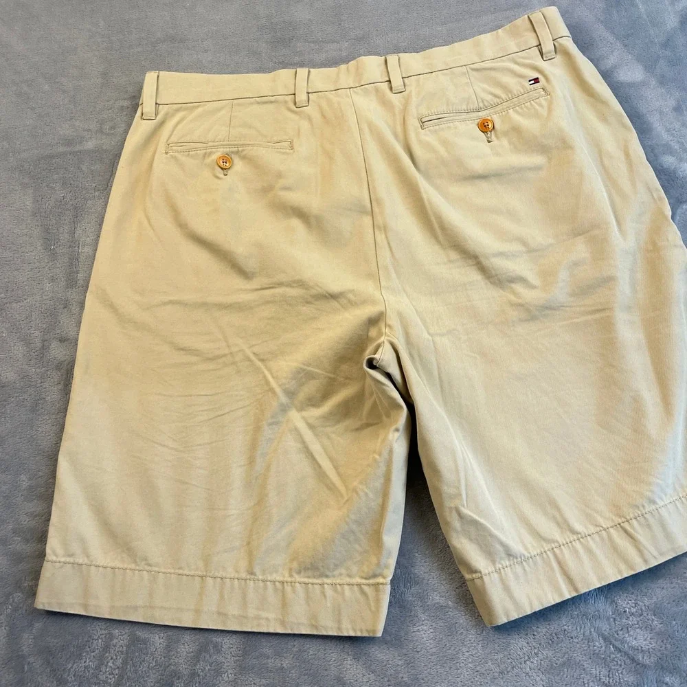 Tommy Hilfiger Mens Classic Fit Chino Shorts Tan Khaki Cotton Size 36 10 Inseam